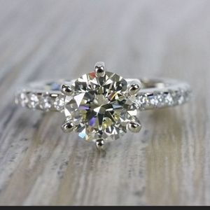 2.5ct moissanite ring